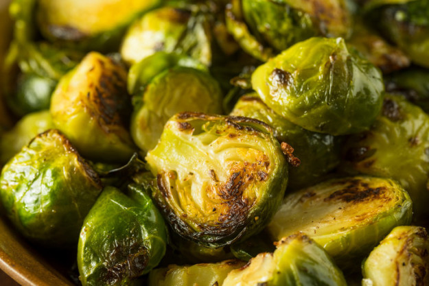 芽キャベツの収穫前の姿 ちょっと背筋ゾワッとしない バズフィード Line News