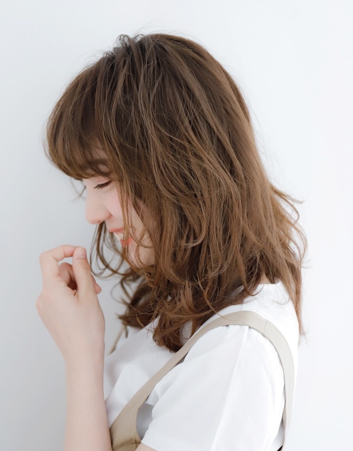 大人カワイイ を叶えるふわくしゅミディアムヘア