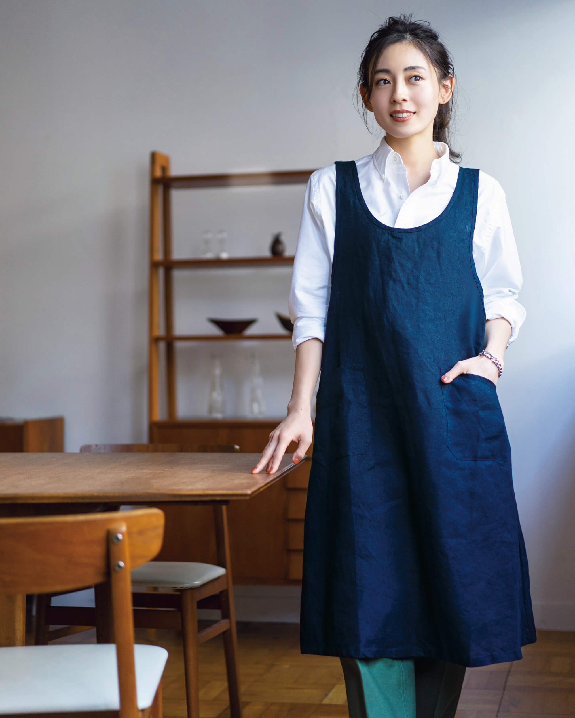おうち時間を快適&素敵に彩る、肩の凝らないリネンエプロン(LEE) おうち時間を快適&素敵に彩る、肩の凝らないリネンエプロン(LEE)