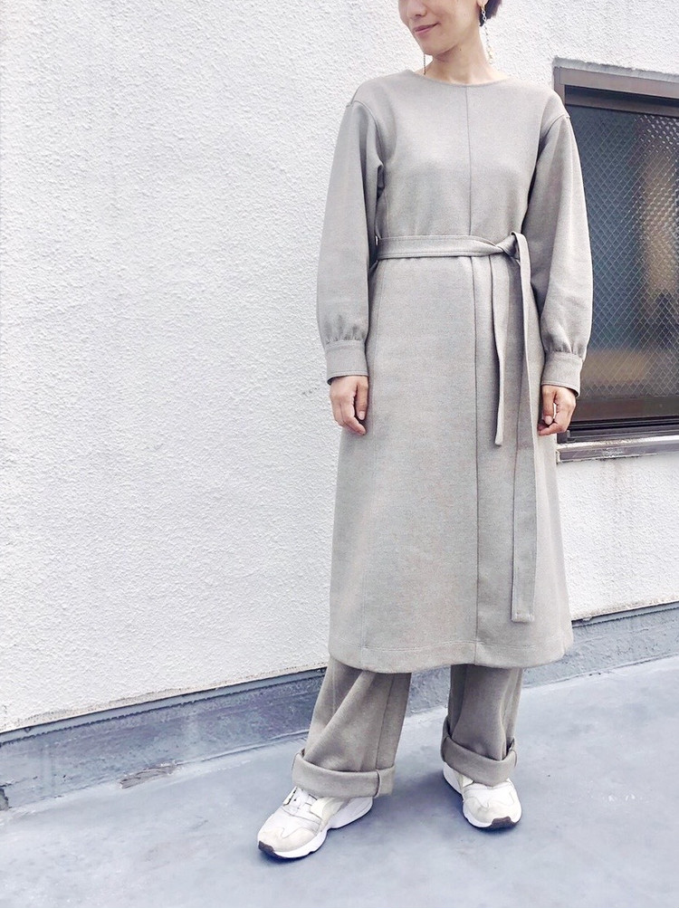 万能 ユニクロ ユー ワイドフィットカーブジャージーパンツ