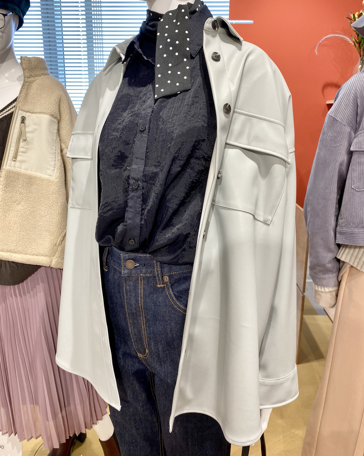 人気の新作5着を徹底着回し ジーユー Gu シアーシャツ シェフパンツ Cpoジャケットetc 秋冬展示会レポート Baila News Line News