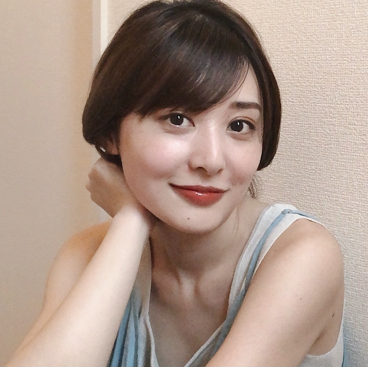 田中みな実さん愛用ネイル ターコイズカラーで足元を涼やかに Baila News Line News