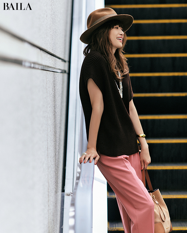 大人に似合うきれい色 ピンク ラベンダー パープル 真冬のモテコーデ30選 30代レディースファッション Baila News Line News