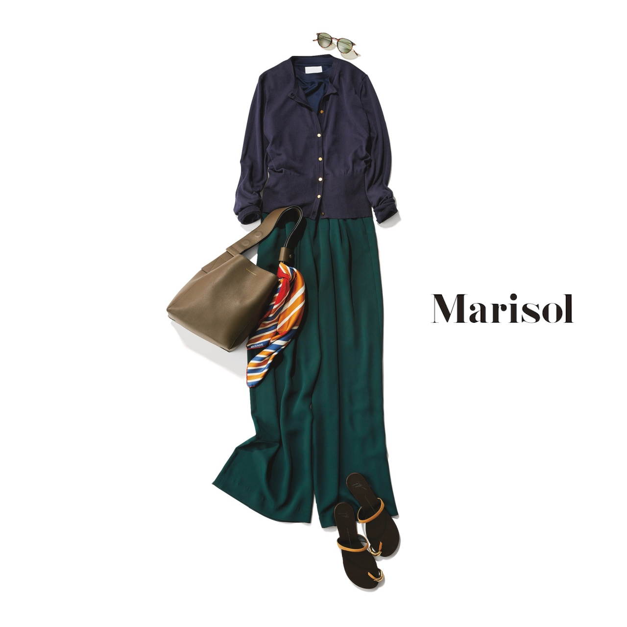 職場でアラフォーが魅力的に映えるのはネイビー グリーンの掛け算