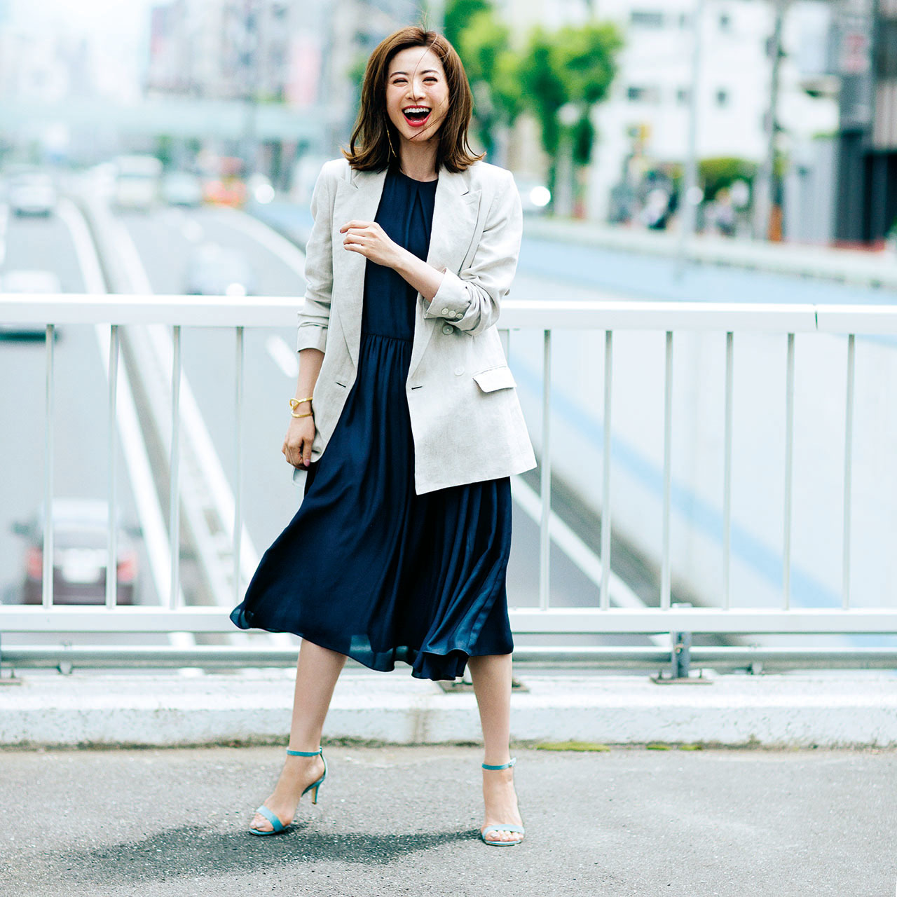 洗えるのにおしゃれできちんと見えするワンピースを着回し 涼しげ通勤スタイル Marisol Online Line News