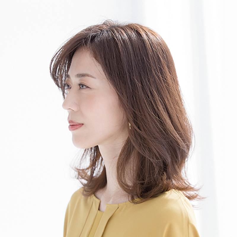 ずっと飽きのこない華やかさ 40代のためのミディアムヘアスタイル月間ランキングtop10 Marisol Line News