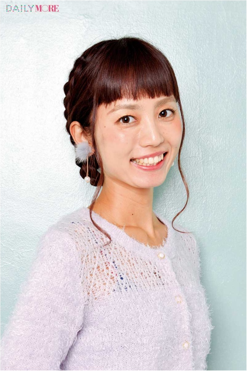 シニヨン くるりんぱでかわいく デートヘア アレンジ