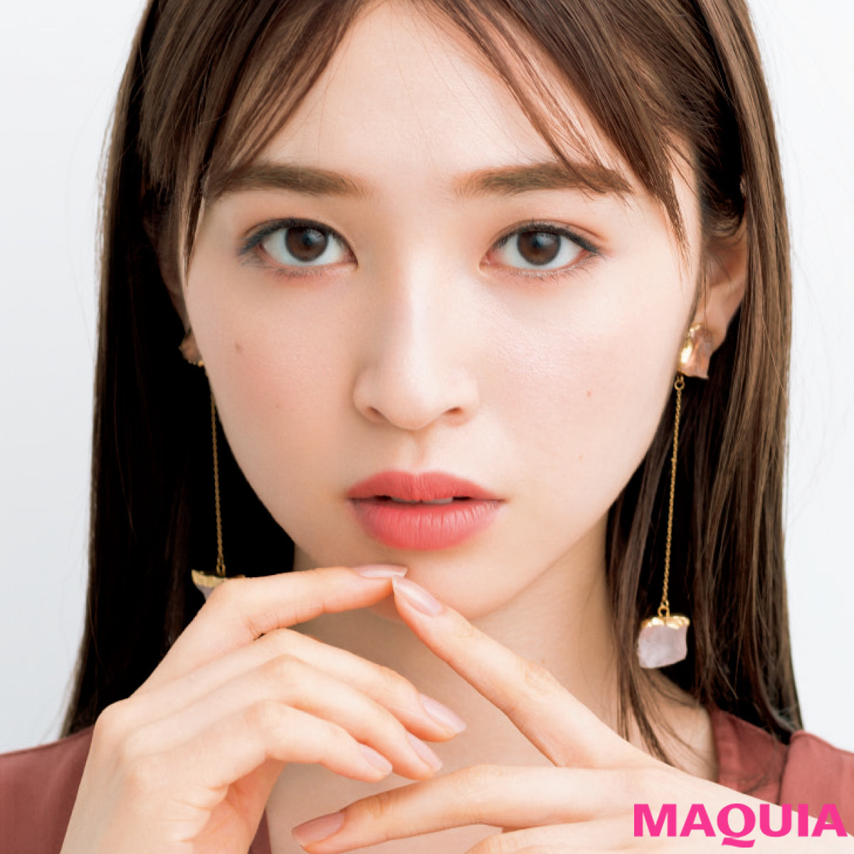 夕方でも崩れ知らず リキッドアイシャドウの付け方やおすすめアイテムまとめ Maquiaメイク Line News