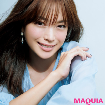 蛯原友里さんがマキア初登場 ずっとキレイ の秘密を紐解きます Maquiaメイク Line News