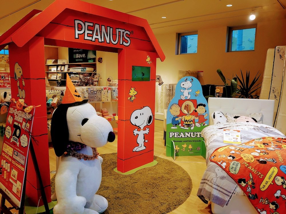 スヌーピーグッズが並ぶ 売場づくりコンテスト19 のグランプリが決定