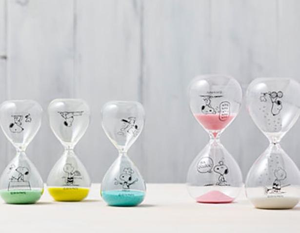 スヌーピーの砂時計が生活に癒しをくれる 眺めてほっと一息つこう ウォーカープラス Line News