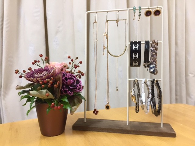 事業内容 プロット 発言する アクセサリー スタンド 3coins Itcomp Jp