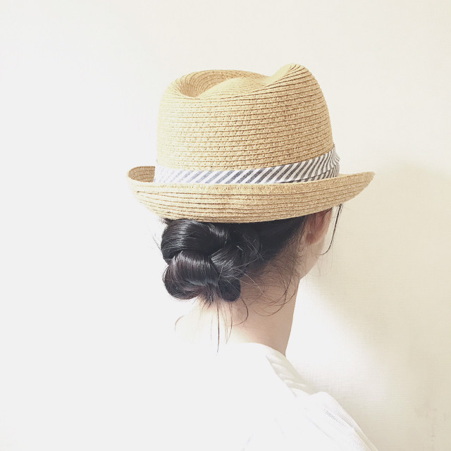 ぺちゃんこ髪 の悩み解決 脱いでもサマになる 帽子ヘアアレンジ ウレぴあ総研 Line News