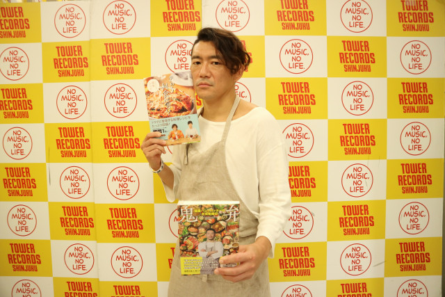 Toshi Low いちばんリアクションが大きかった弁当は 鬼弁 サイン会レポート ウレぴあ総研