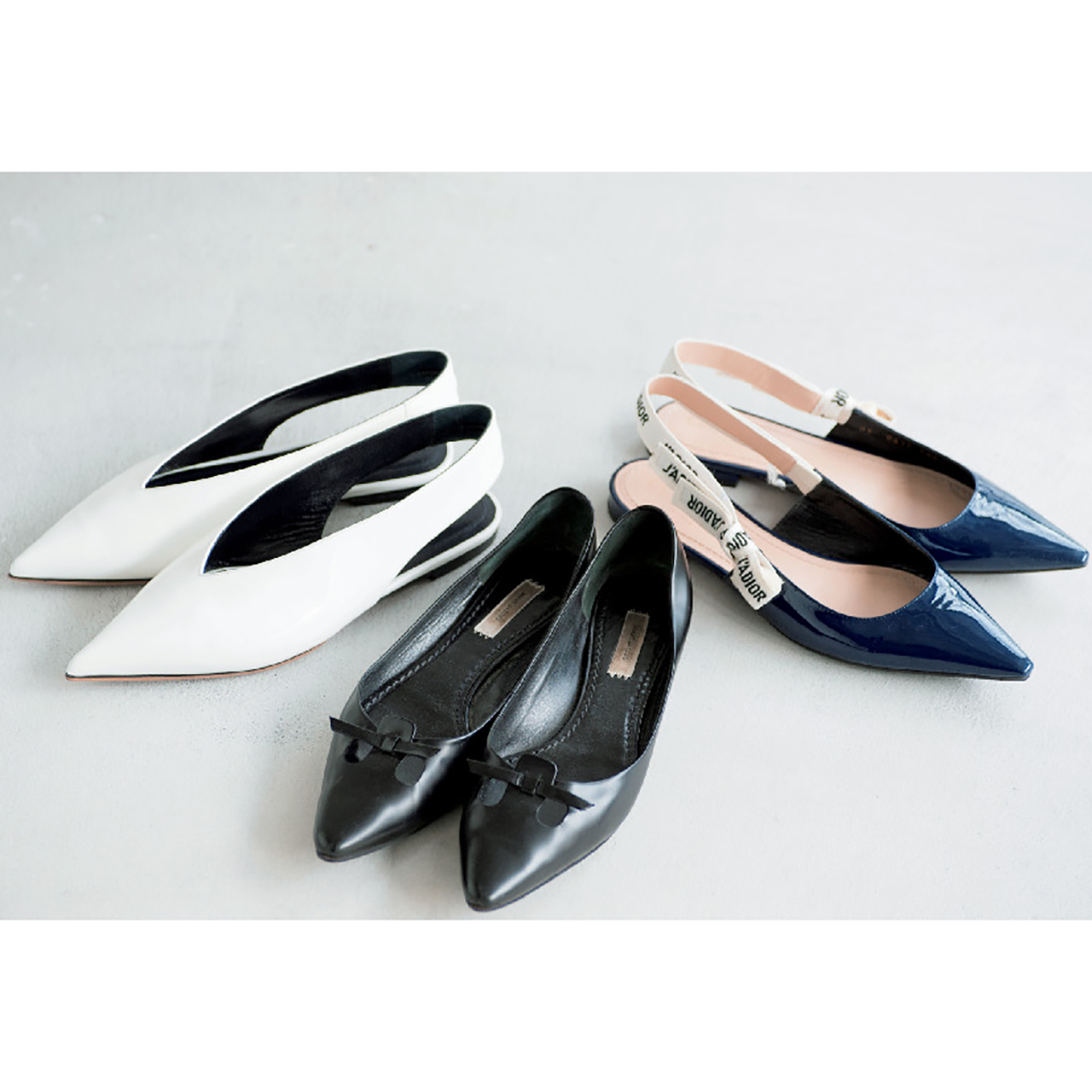 マークジェイコブス　ポインテッドトゥ フラットシューズ　黒 マークジェイコブス ポインテッドトゥ フラットシューズ 黒 マーク