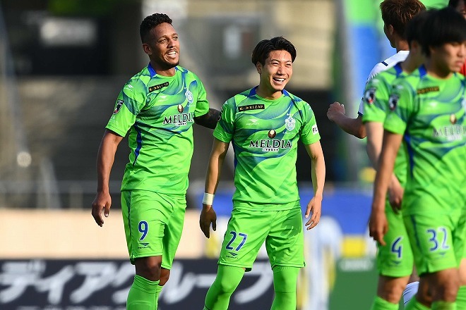 J1採点 寸評 湘南2 0大分 Momはキックも冴えた守護神 交代出場でダメ押し弾のウェリントンも高評価 サッカーダイジェストweb Line News J1採点 寸評 湘南2 0大分 Momはキックも冴えた守護神 交代出場でダメ押し弾のウェリントンも高評価 サッカーダイジェストweb Line News