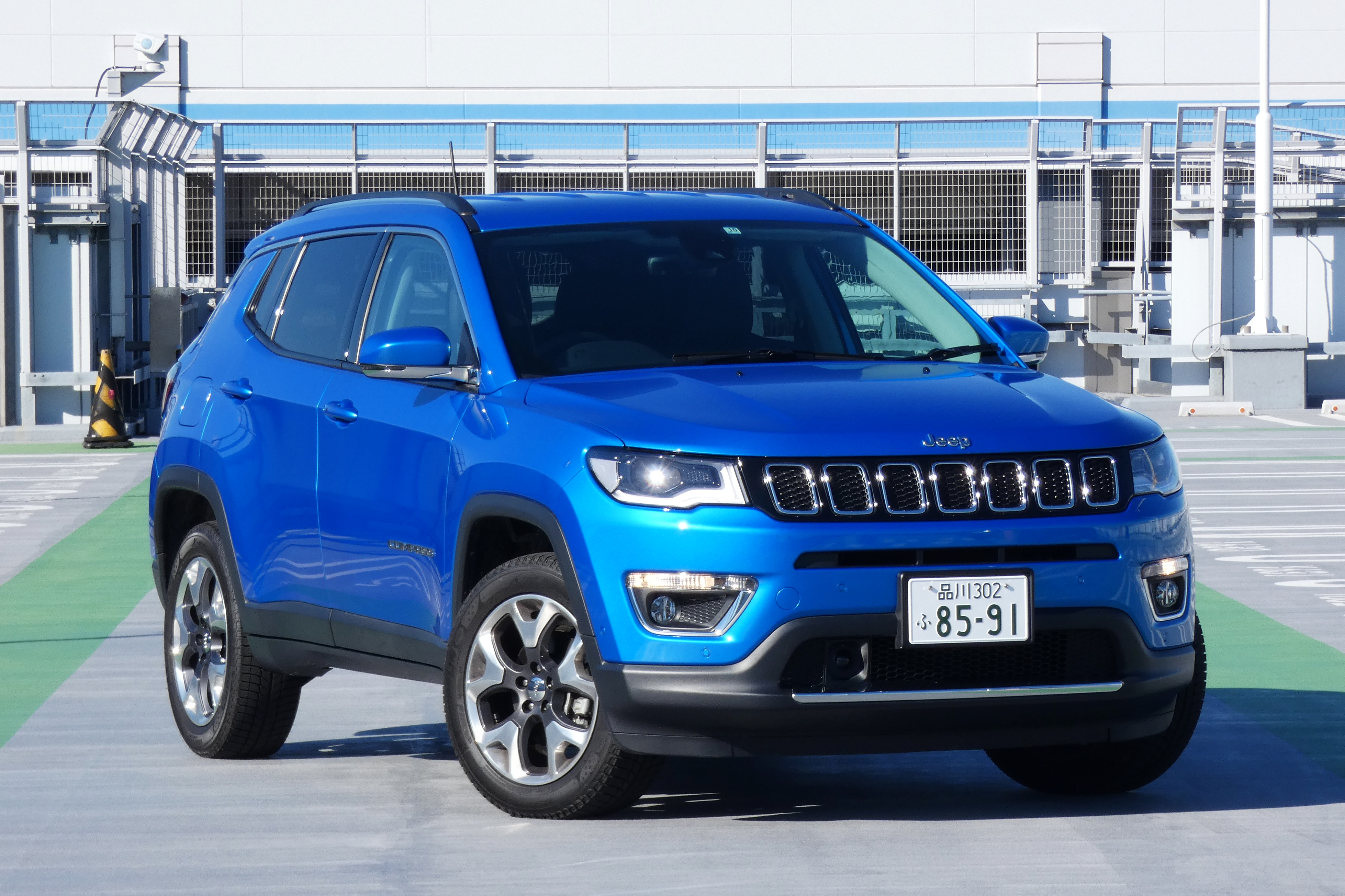 日本市場にちょうどいい 泥臭くないジープの乗り味が激変