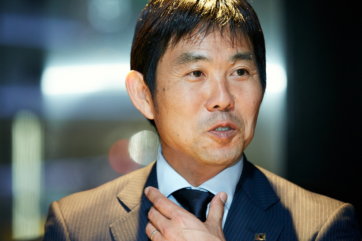 サッカー日本代表の森保監督がスーツで試合に挑む理由 「ダンヒル」の新モデル発表会で直撃（WWDJAPAN）