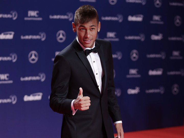 サッカー界の大スター ネイマールの贅沢な暮らし サッカー界の大スター ネイマールの贅沢な暮らし