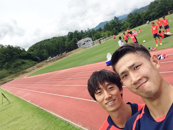 イケメンサッカー選手の素顔を丸ハダカ Fc東京編