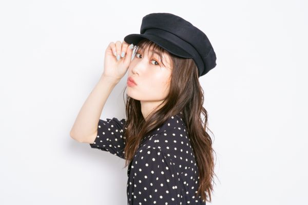 ちょっとの手間でキャスケットとベレー帽がみるみるおしゃれになるヘアアレンジ Ar Web Line News