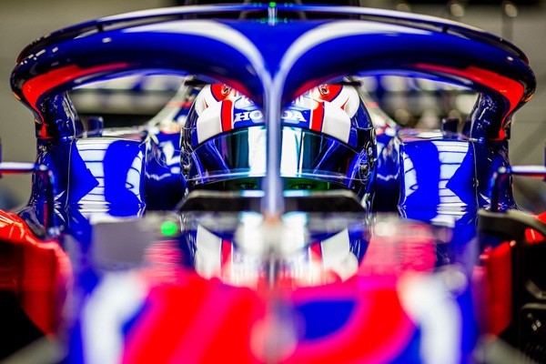 今年からf1マシンについている あれ の正体とは