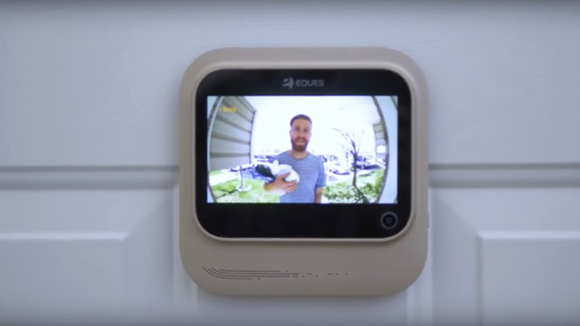 不在時はスマホでやりとり 工事なしのインターホン