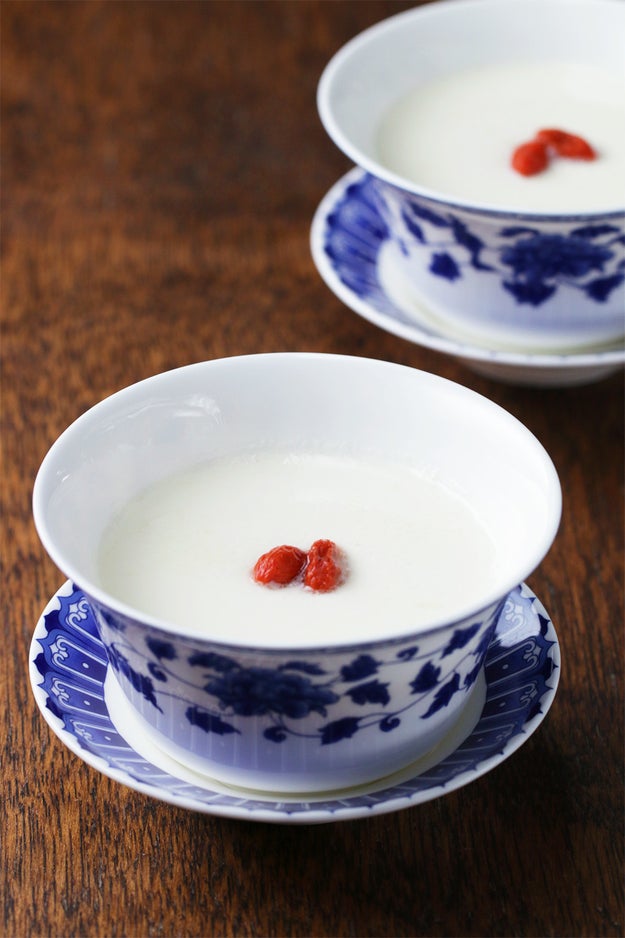 不思議!生姜で固まるジンジャー牛乳プリン(Tasty Japan)