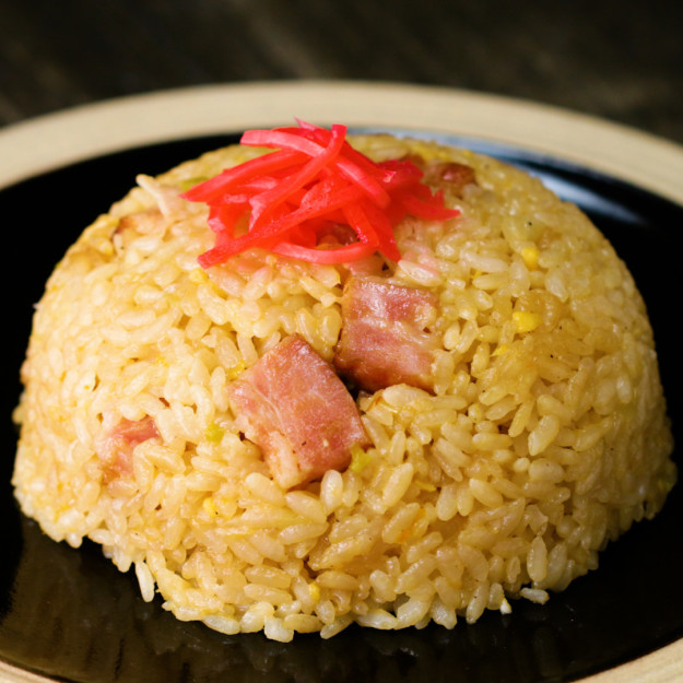 炊飯器で作れる 厚切りベーコンの炊き込みチャーハン Tasty Japan Line News