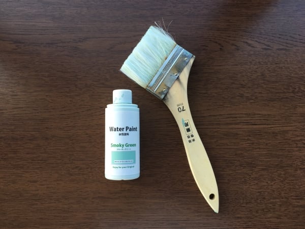 落書きだらけのテーブルをセリアの水性塗料でリメイクしてみた ママスタ