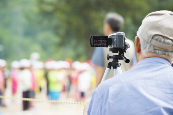 子どもの学校行事に義両親 両親は誘うべき 旦那さんとの意見が分かれて悩むママの声 ママスタ Line News