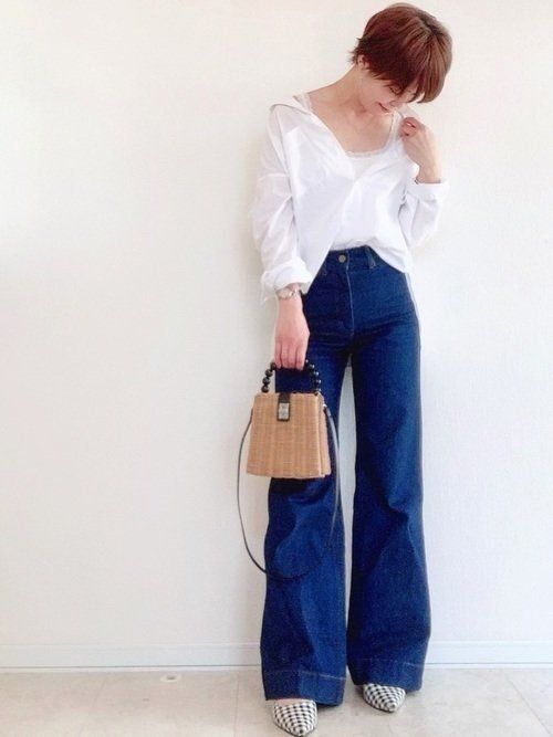 フレア ジーンズ コーデ