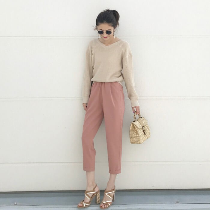 ベージュニット コーデ30選 着回し力抜群の定番カラー