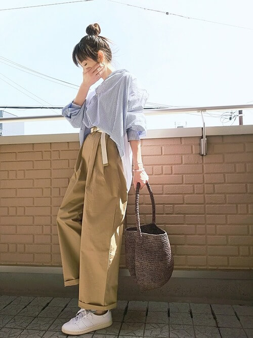 ストライプシャツコーデの正解パンツ スカートは レディース18選 Mine