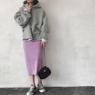 茶色パーカー コーデで作る大人女子のマルチスタイル