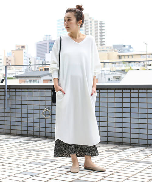 Vネックワンピースコーデで大人の女性らしさをアピール 17選