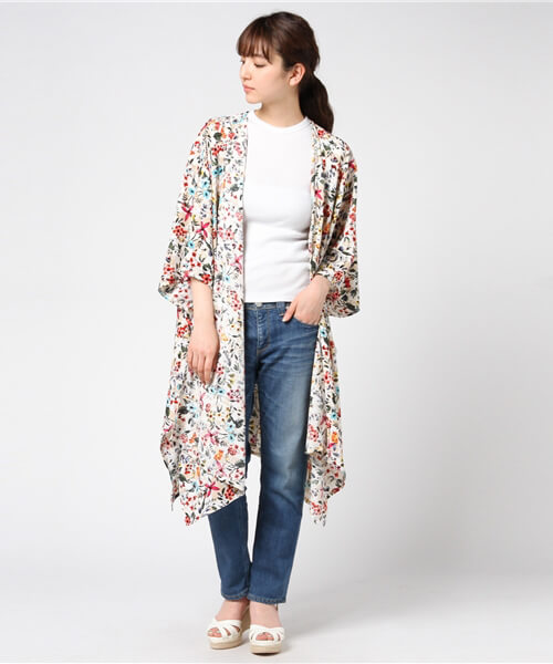 花柄ガウン コーデ23選 羽織るだけで 可愛い と 上品さ をプラス 19