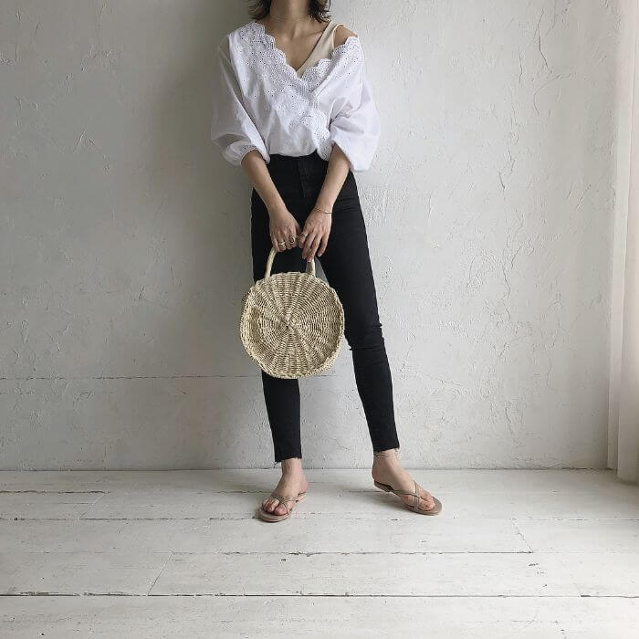 夏の 黒パンツ コーデお悩み解消 大人っぽく涼しげに着こなすコツ Mine