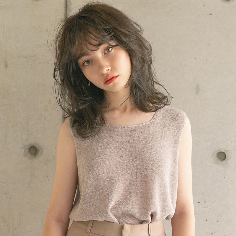 グレージュの髪色 は色落ちまで可愛い 透明感ヘアカラー