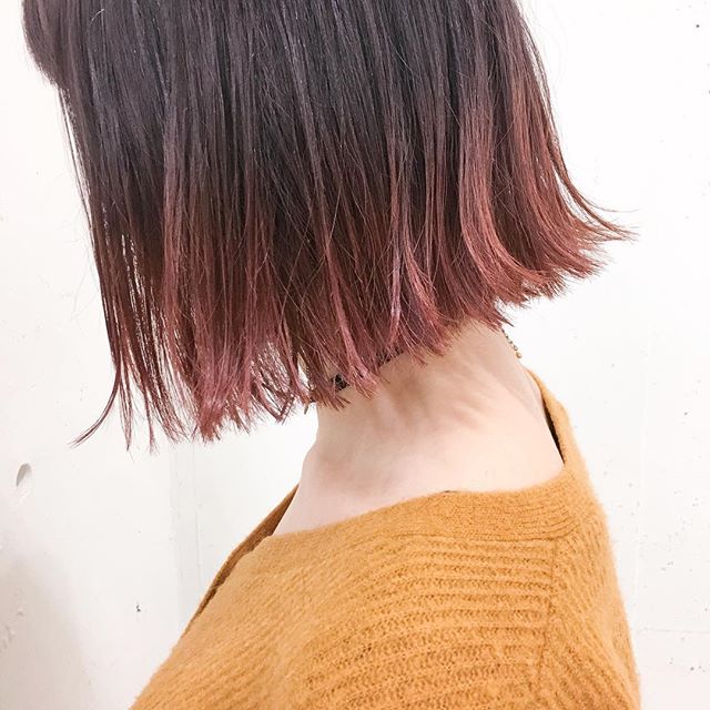 年 ボブヘアのカラー は暖色系で決まり 定番アッシュやトレンドの赤 ピンクでおしゃれを楽しで