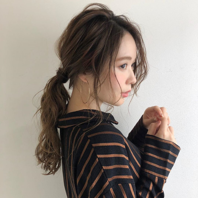 ポニーテール 前髪なし の簡単アレンジを徹底レクチャー 触覚や後れ毛でこなれてみせて Mine ポニーテール 前髪なし の簡単アレンジを徹底レクチャー 触覚や後れ毛でこなれてみせて Mine