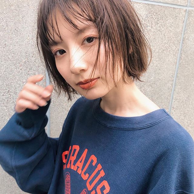 19年 年 流行りの前髪は ぱっつんからシースルーバングまでトレンドをキャッチ Mine Line News