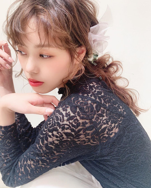 結婚式の 髪飾り のマナーをお届け お呼ばれヘアアクセのお手本帳 Mine 結婚式の 髪飾り のマナーをお届け お呼ばれヘアアクセのお手本帳 Mine