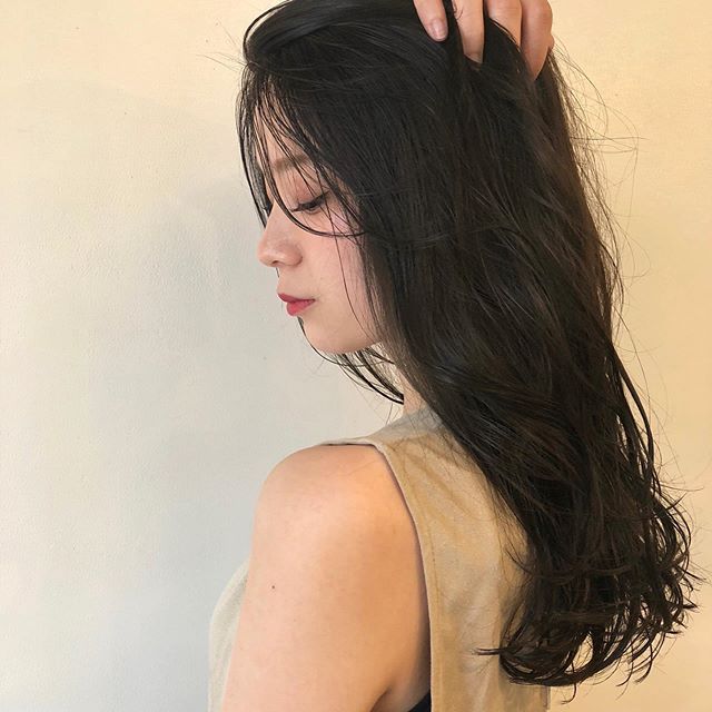 垢抜けるコツがここに 黒髪ロング 最旬ヘアカタログからアレンジまで大特集 Mine Line News