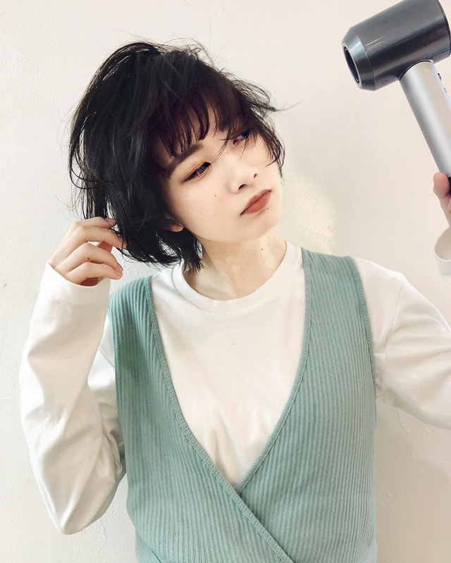 前髪がパサパサ まとまらない 乾かし方 ヘアケア 巻き方 の落とし穴に気づいて Mine Line News