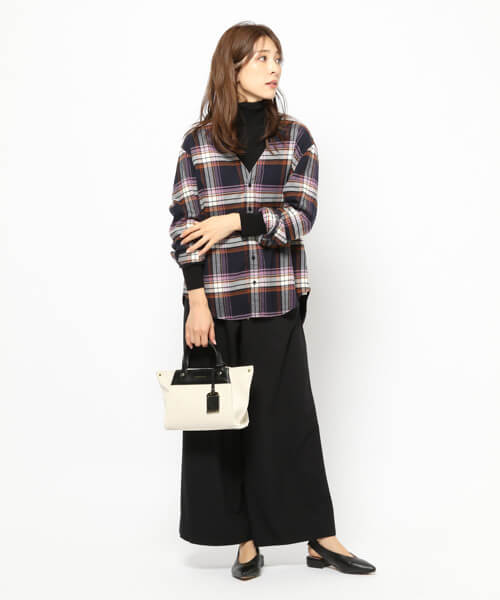 ニット シャツでおしゃれ見え 簡単レイヤードお手本コーデ Mine Line News