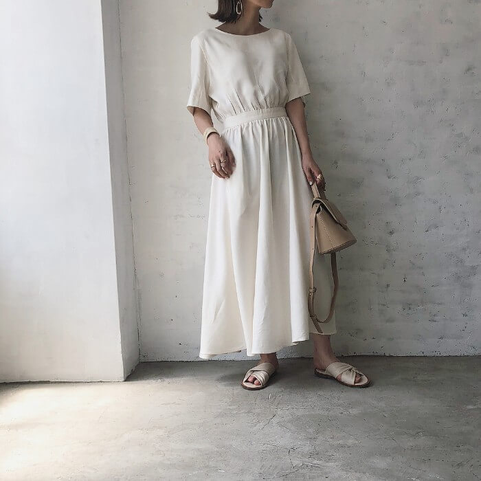 リネンワンピースコーデ 21選 季節 スタイルで印象を変える Mine Line News