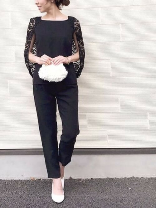 黒ワンピースコーデ 32選 シンプルにこだわる大人の着こなし Mine Line News