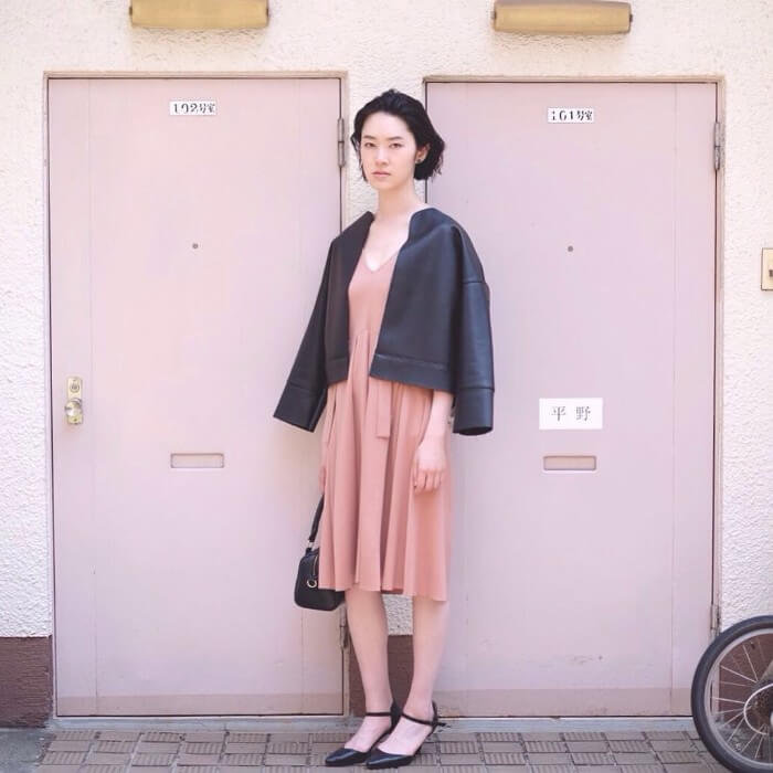 ピンクワンピース コーデ18選 大人だってピンクが着たい Mine Line News