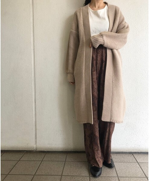 ベージュカーディガン が万能すぎる 合う色 丈別コーデ 16選 Mine Line News
